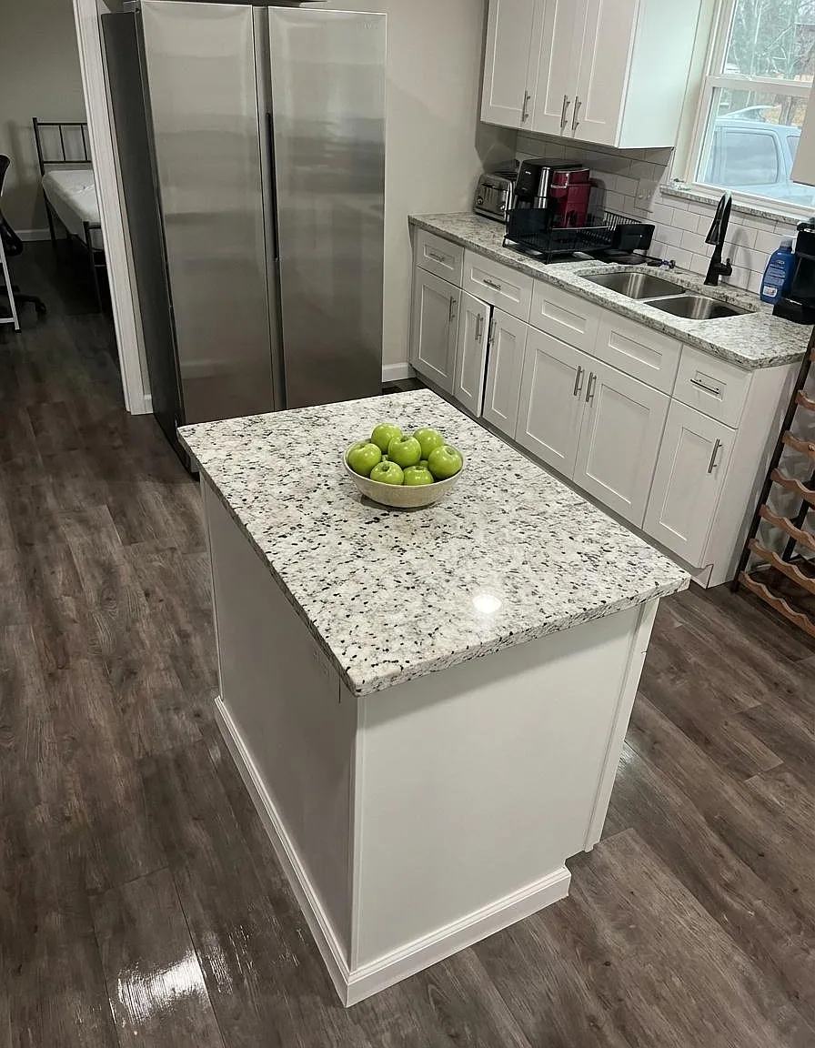 4 bed, 3.0 bath, 3244 sqft, $884 — Photo 3