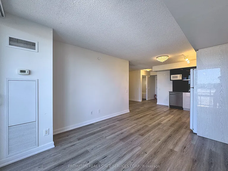 72 Esther Shiner Blvd #612 — Photo 5