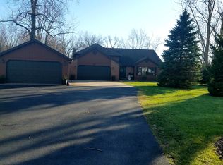 6215 Peart Rd, Morris, IL 60450