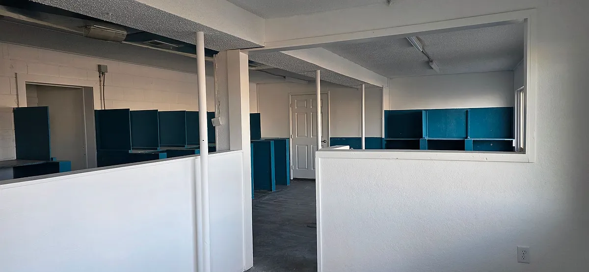 Building Photo - 4901 Ridge Rd