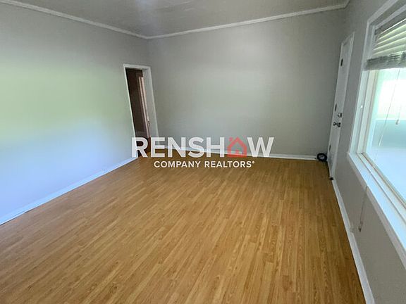 3rd image of 818 S Lexington St