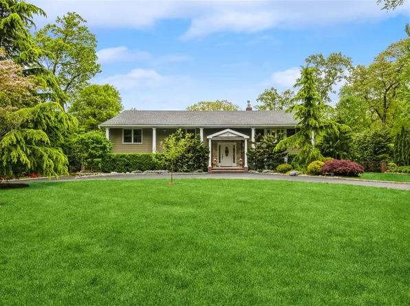 3 lori, Woodbury, NY 11797