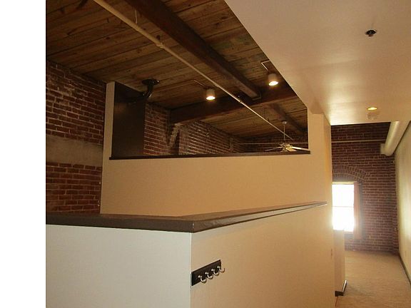 4th image of 315 New St APT 606