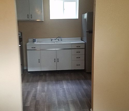 4th image of 919 7th St APT B