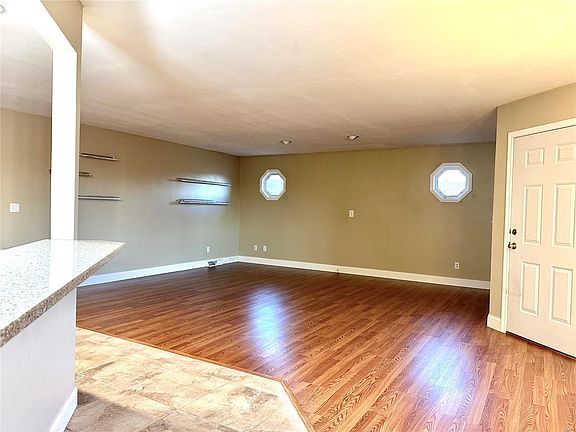 3rd image of 1185 N 9th St
