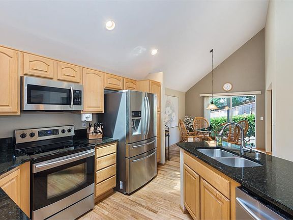 4th image of 3009 37th St NW