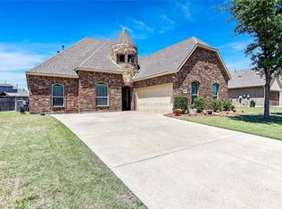 409 Mission Dr, Forney, TX 75126
