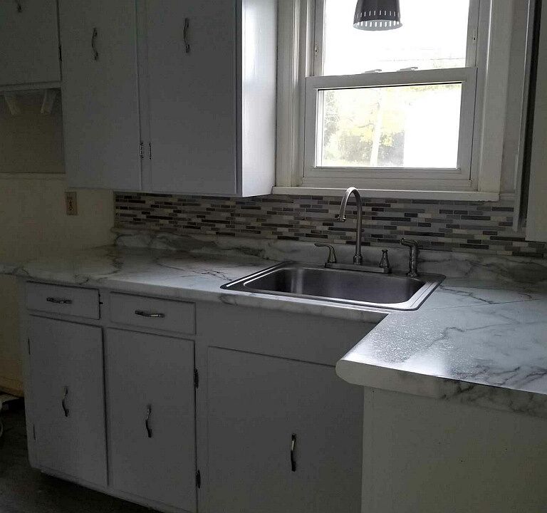 2nd image of 5471 South Blvd