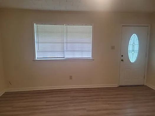 3 bed, 1200 sqft, $1,250 — Photo 4