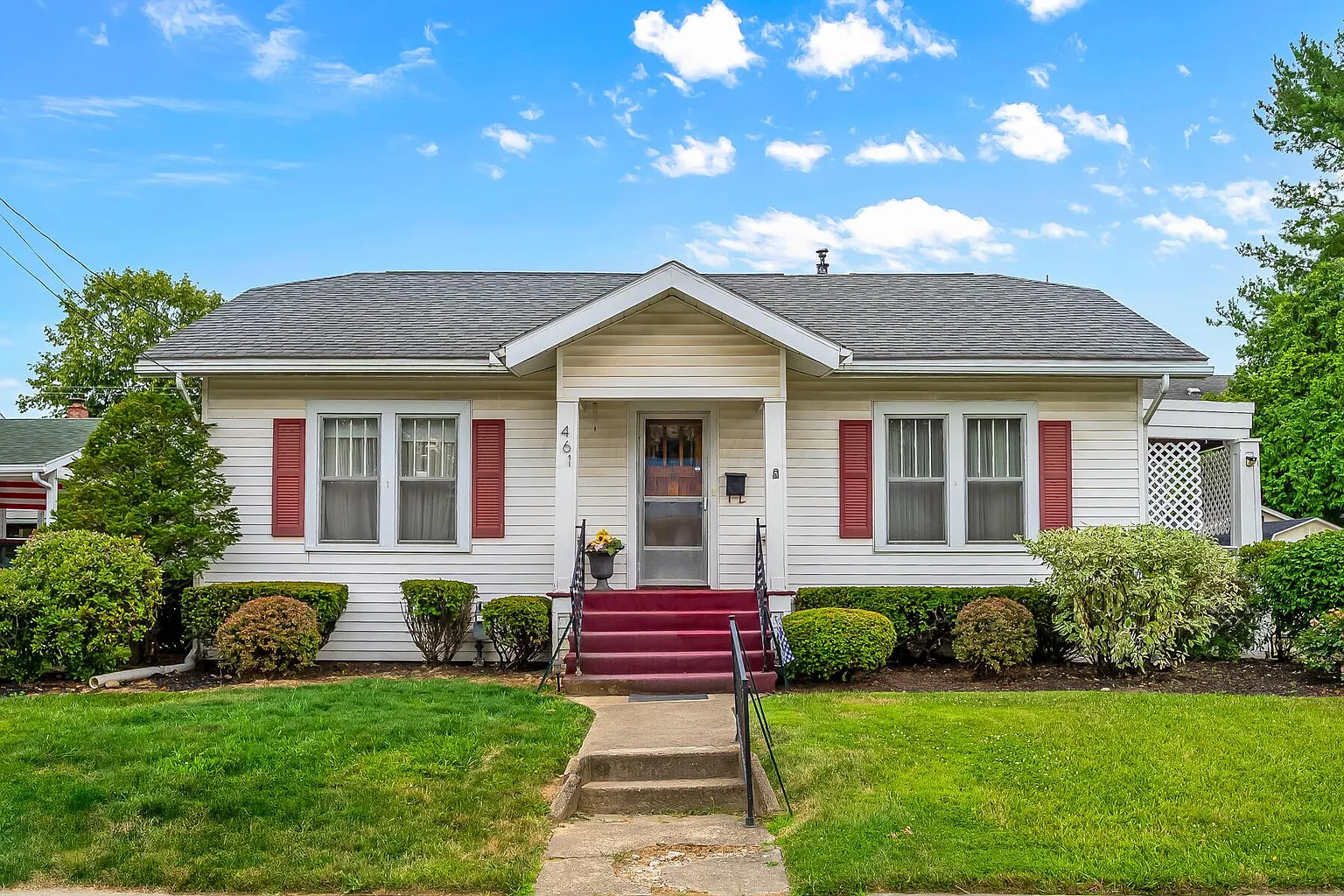 461 Elmwood Dr photo 1