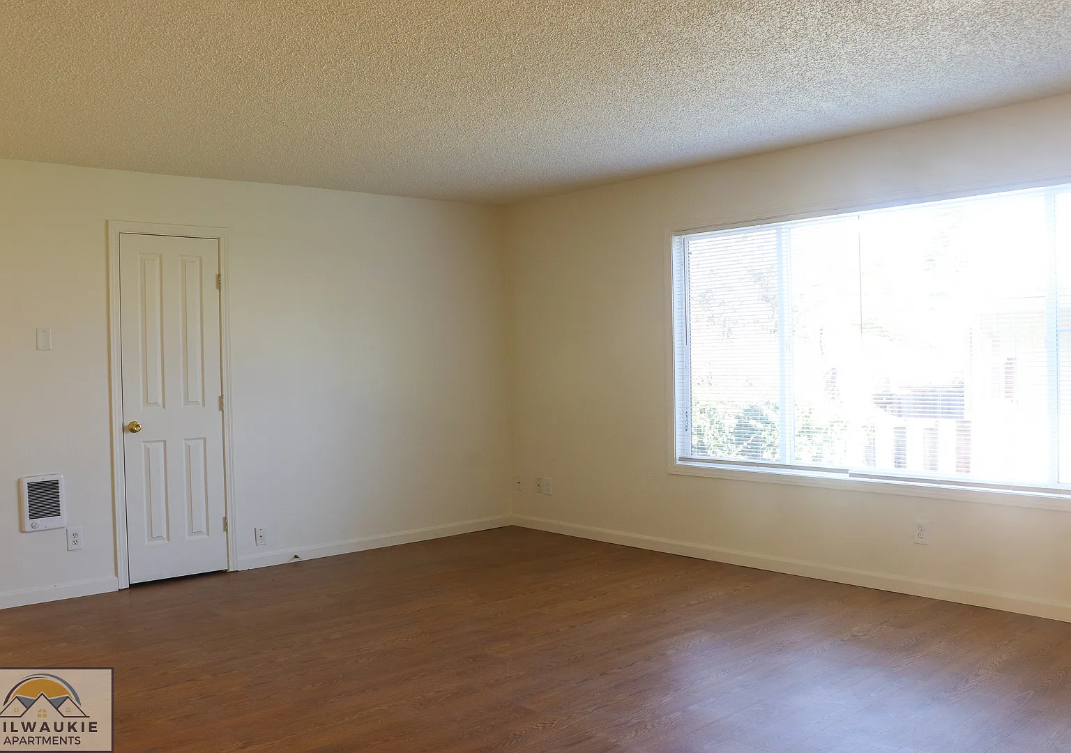 2 bed, 900 sqft, $1,350 — Photo 3