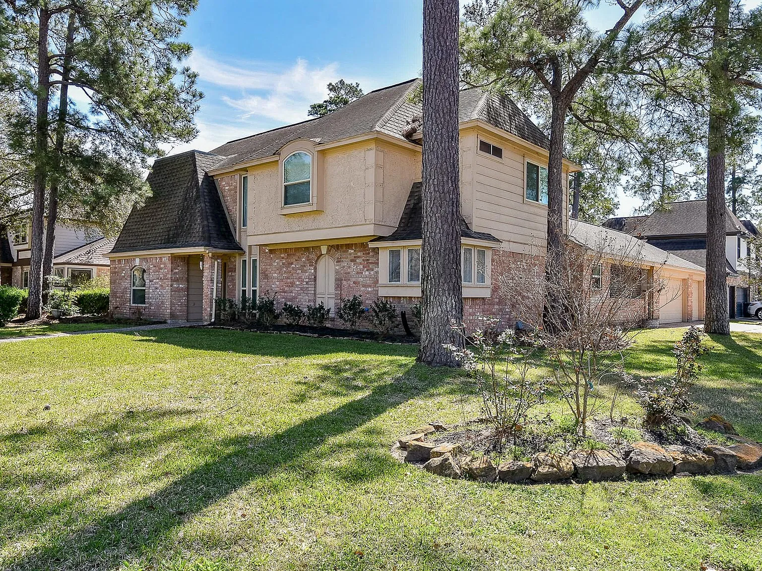 4 bed, 3.5 bath, 2846 sqft, $2,600 — Photo 2