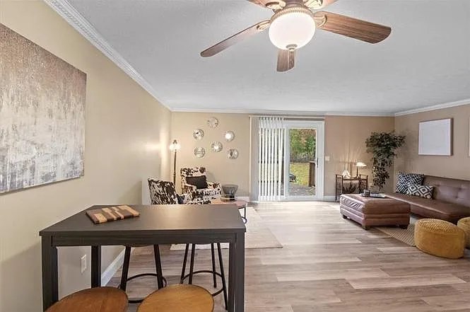 2 bed, 1.5 bath, 1120 sqft, $2,500 — Photo 2