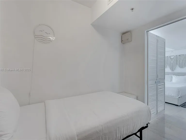41 SE 5th St #2107 — Photo 17