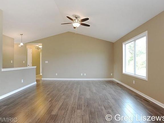 3rd image of 6891 Madrone NE
