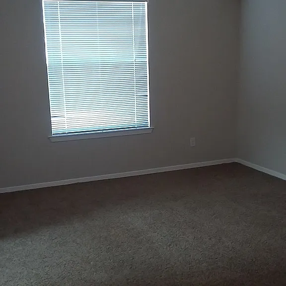 5714 Wales Dr — Photo 11