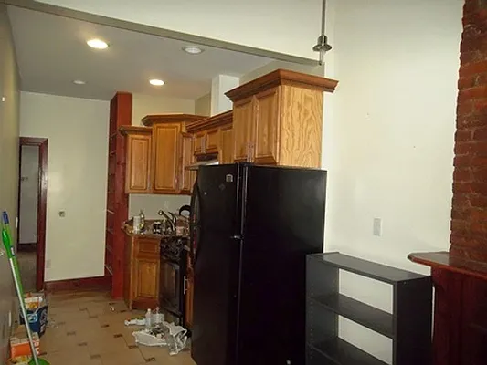 Rented by Elite NY Holdings | media 28