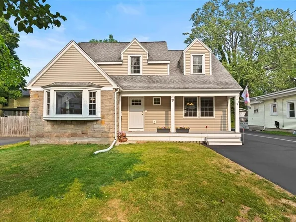 9 Gordon St, Brockport, NY 14420