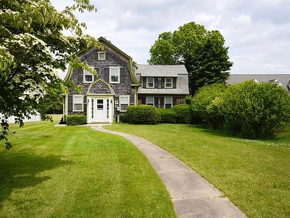 5th image of 261 Court St