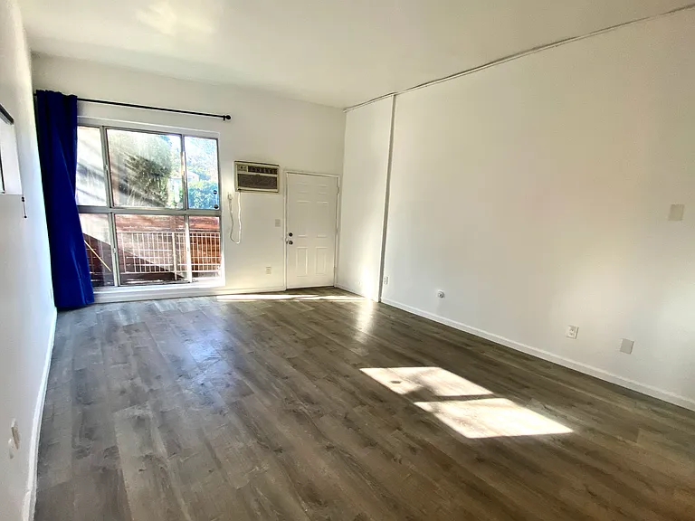 2102 Allesandro St #2102 — Photo 5