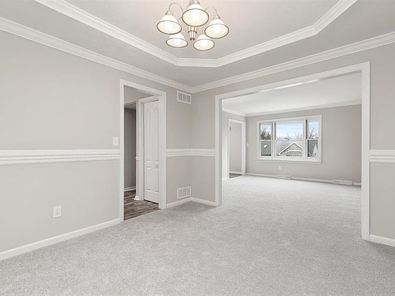 5th image of 432 Lynn Ann Dr
