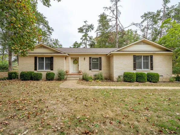 70 Holt St, Savannah, TN 38372