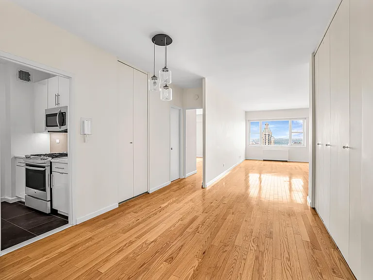 60 E 8th St #28D — Photo 1