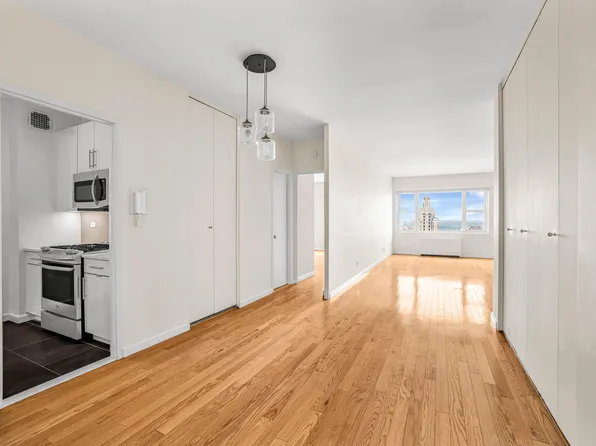 60 E 8th St, New York, NY