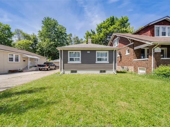 473 Indian Rd, Windsor, ON N9C 2M3