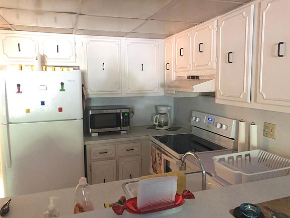 4th image of 8604 NW 35th St APT 202