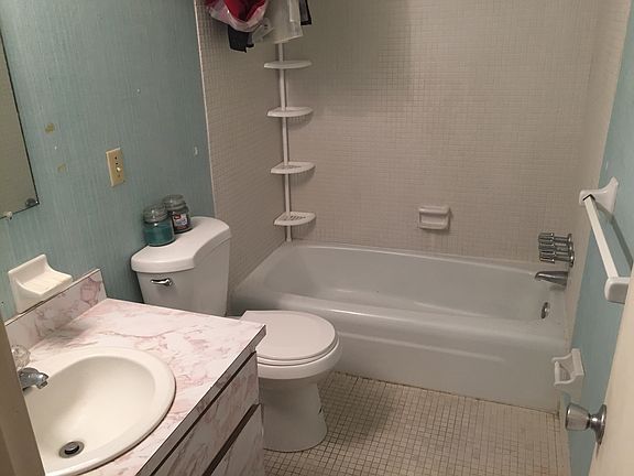 5th image of 1200 Bretta St APT 28