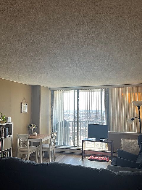 1st image of 2740 N Pine Grove Ave APT 20B
