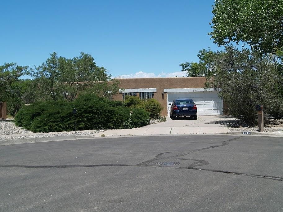 1st image of 5911 Avenida Arturo NW
