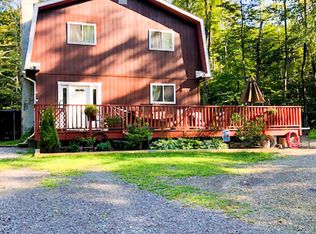 25 Iroquois Dr, Moscow, PA 18444