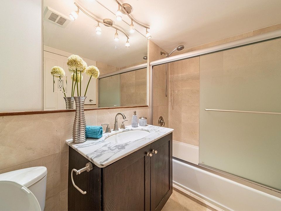 1st image of 139 Morris St #32