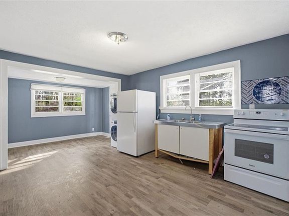 3rd image of 1790 Stanton Rd SW