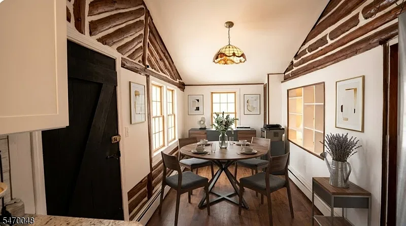 3 bed, 1.0 bath, 1200 sqft, $3,100 — Photo 3