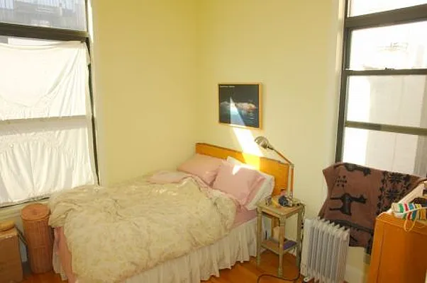 Rented by Metropolitan Realty | media 12