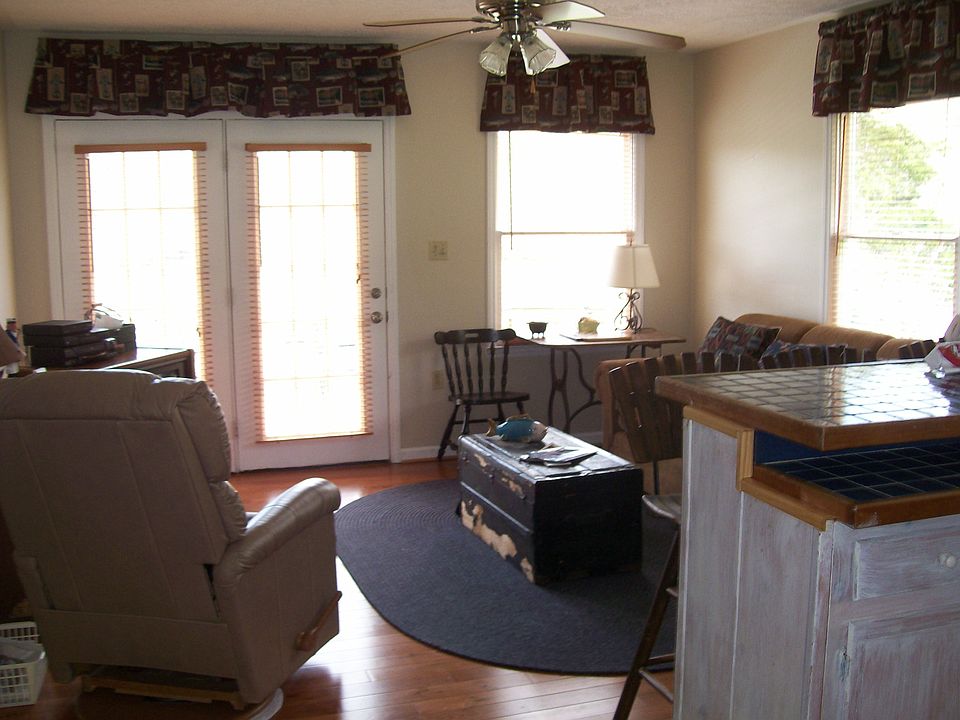 2nd image of 4256 Paradise Rd