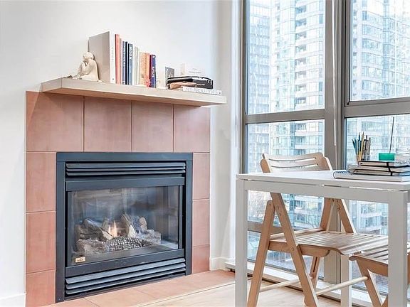 3rd image of 819 Hamilton St #807