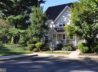 221 River Ct, Bordentown, NJ 08505