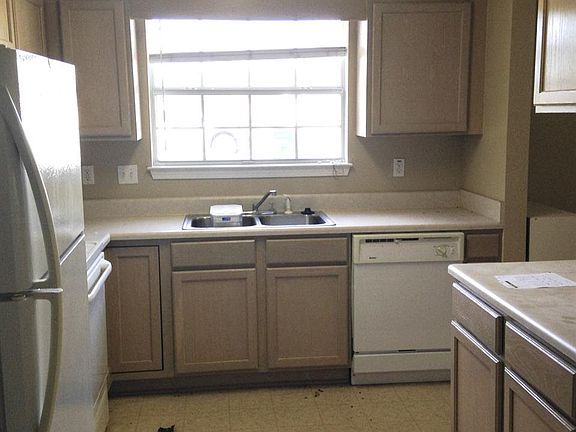 3rd image of 5556 Brentwater Pl