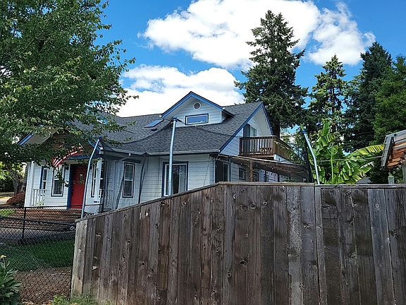 2nd image of 322 N 1st St