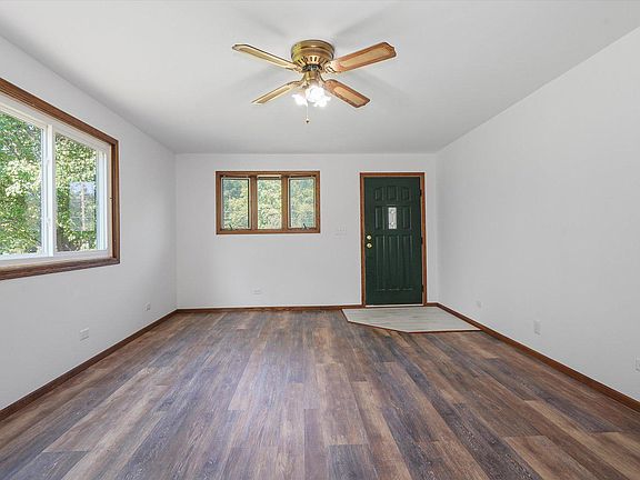 4th image of 17825 Highland Ave