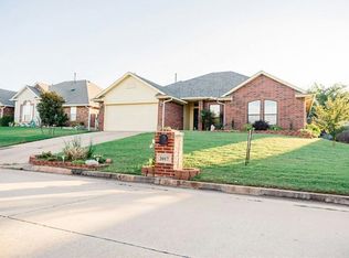 2017 Lakeside Dr, Midwest City, OK 73130