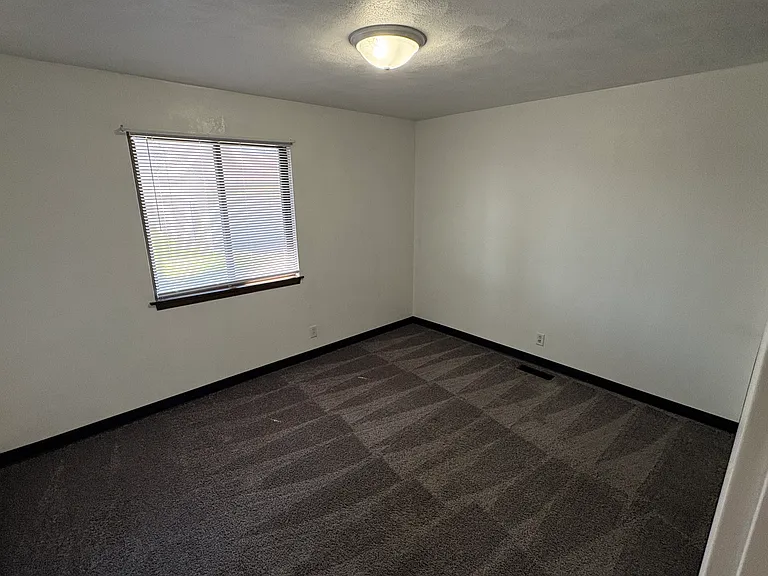 1107 Koch St — Photo 11