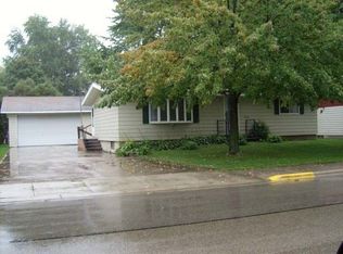 910 S Lincoln St, Shawano, WI 54166