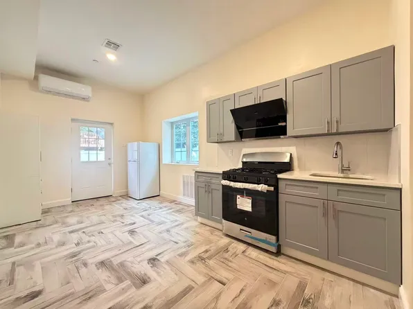 (undisclosed Address), Staten Island, NY 10306