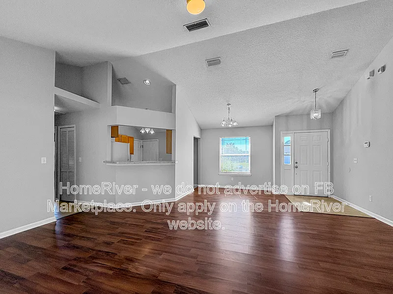 3 bed, 2.0 bath, 1258 sqft, $1,850 — Photo 3