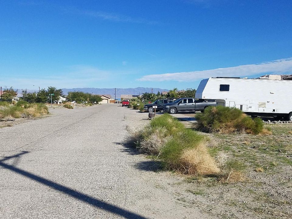 2nd image of 2962 Shelter Island Dr